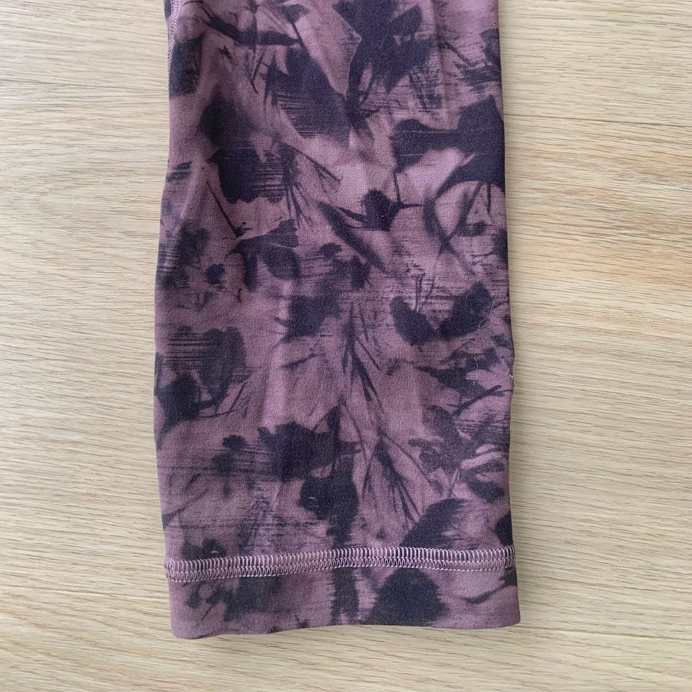 Lululemon Align Crop 21 inch Mini Dusk Floral Antique Bark Black - Picture 8 of 13